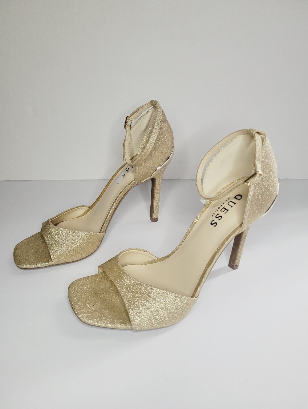 Guess Los Angeles Heels Gold Glitter Women's  Size 8.5 M Open Toes Ankle Straps